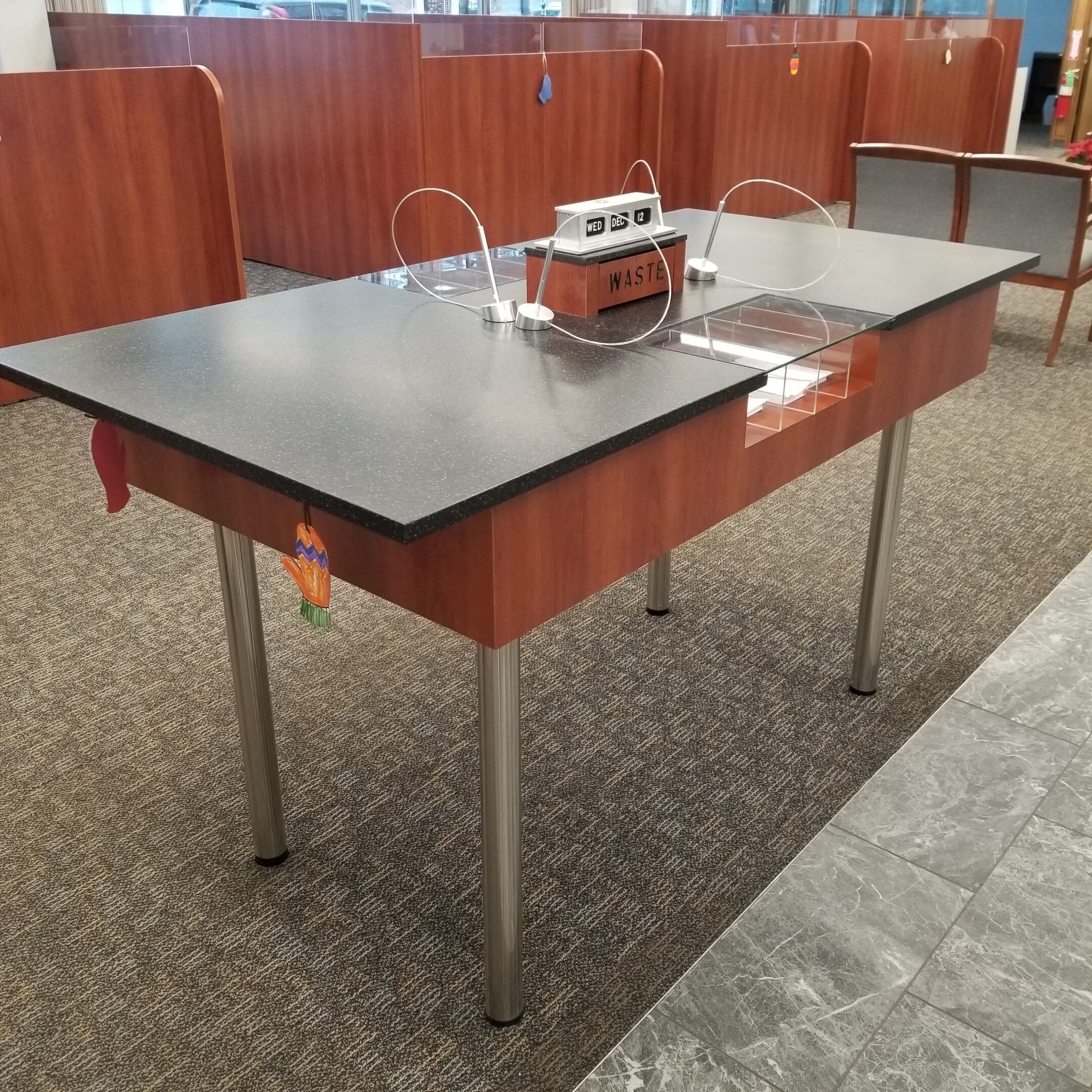 Check & Writing Desk